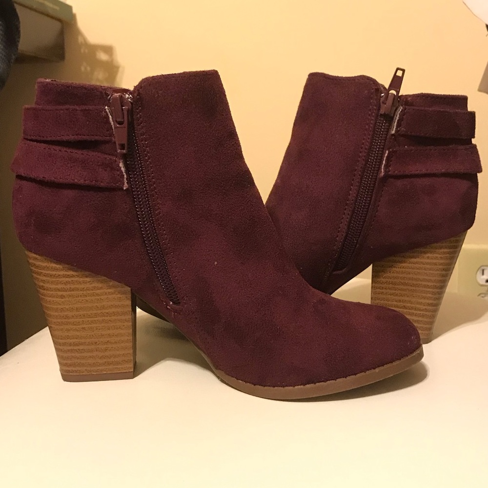 Charlotte Russe chunky ankle booties - Picture 2 of 8